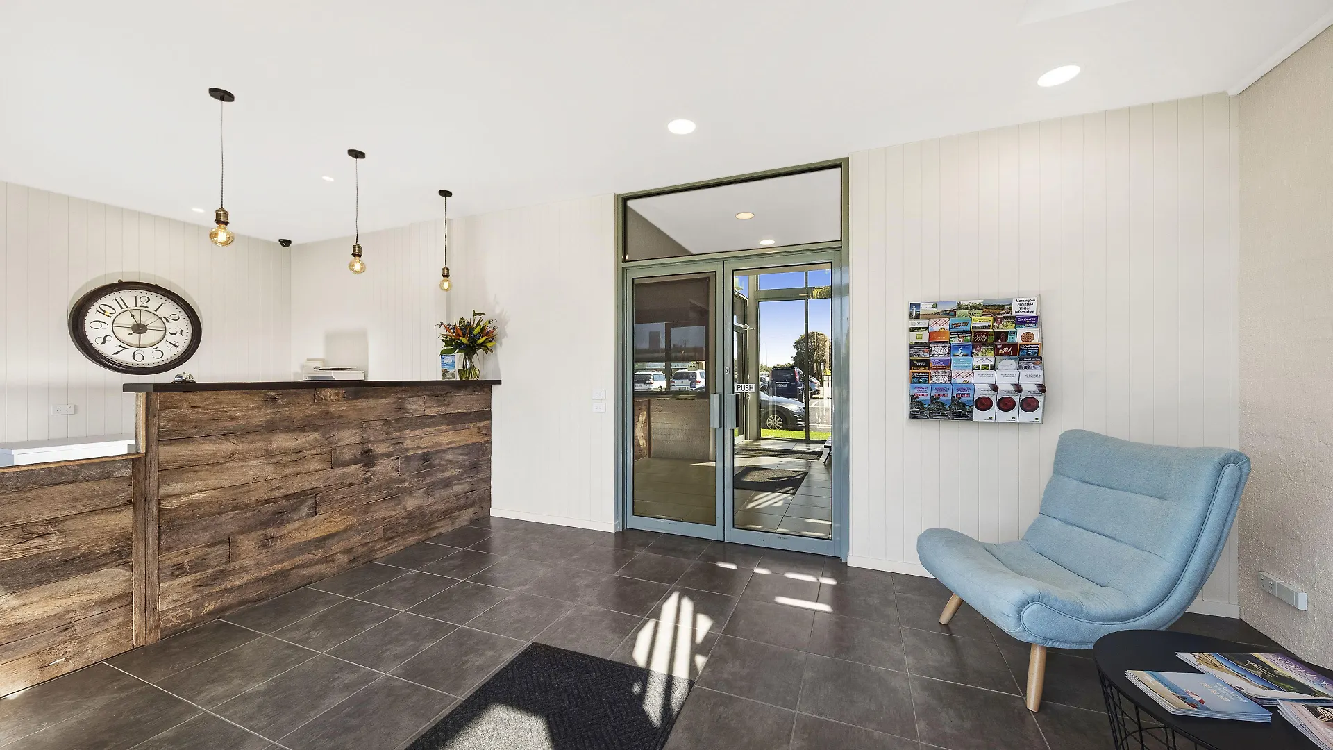 Staying Near Blairgowrie Yacht Squadron: 4 Central Hotels Compared