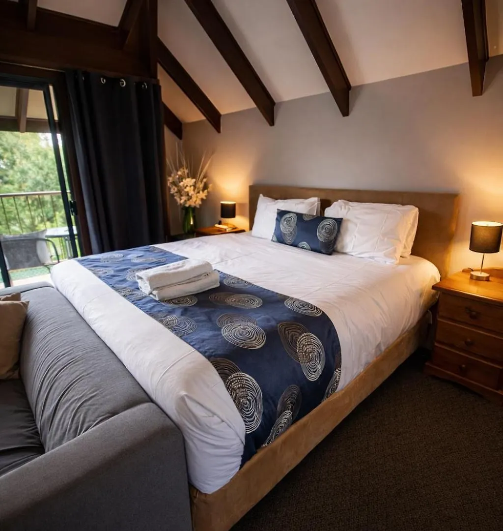 4 Central Hotels Near The Lane Vineyard Worth Booking
