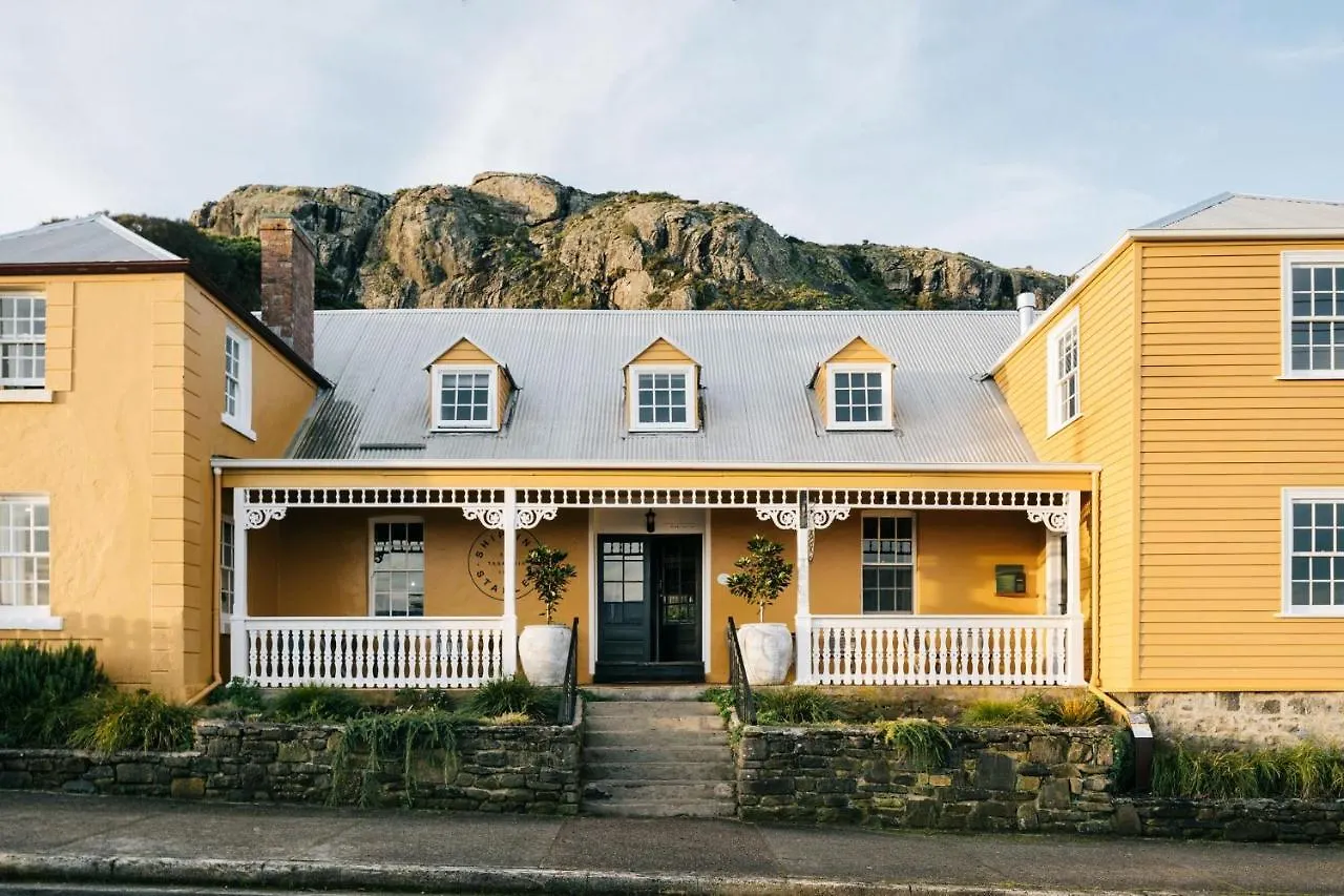 Staying Near Stanley Seaquarium: 4 Central Hotels Compared
