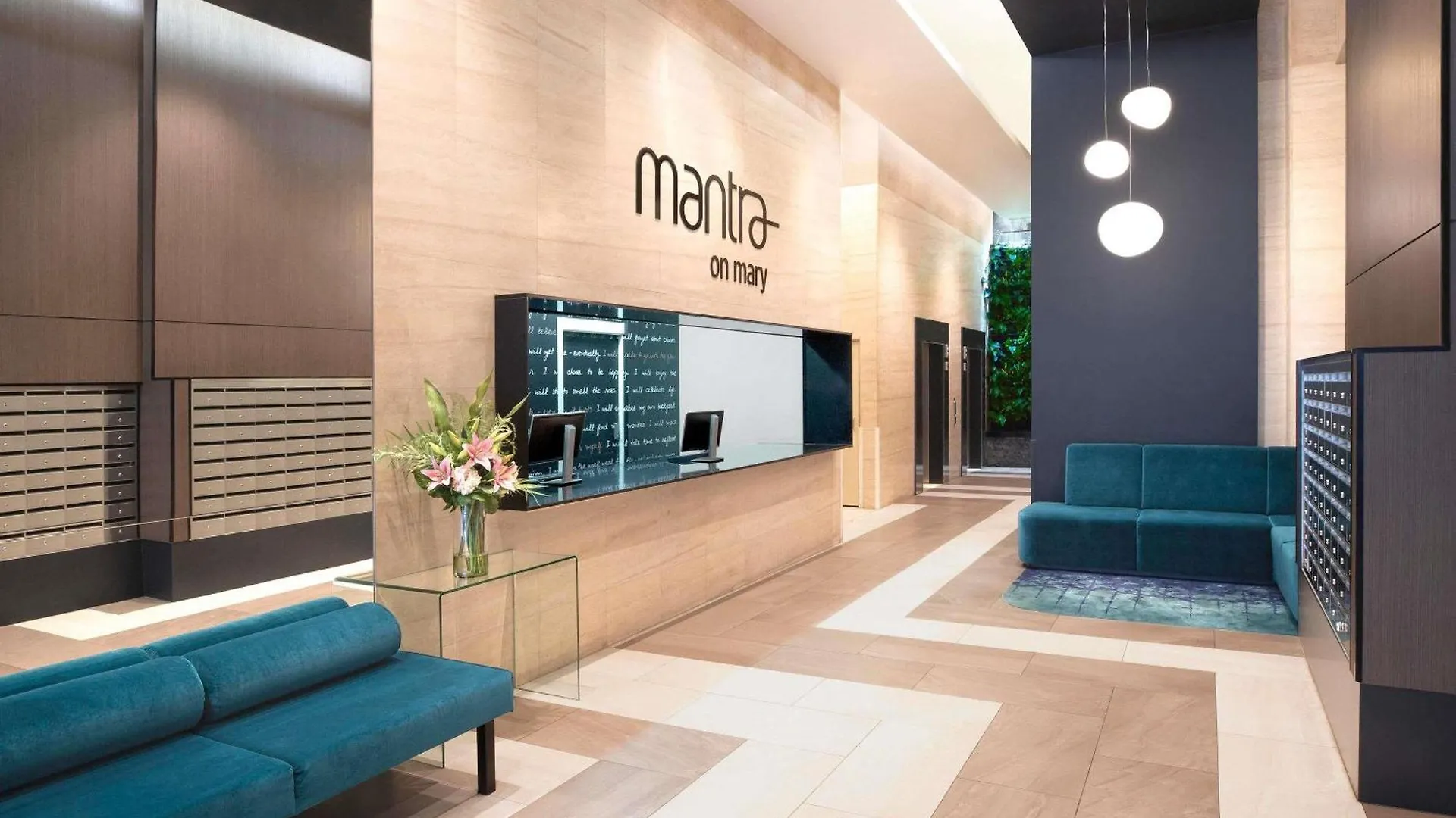 Where to Stay in Brisbane Region: 4 Best Hotels for Couples
