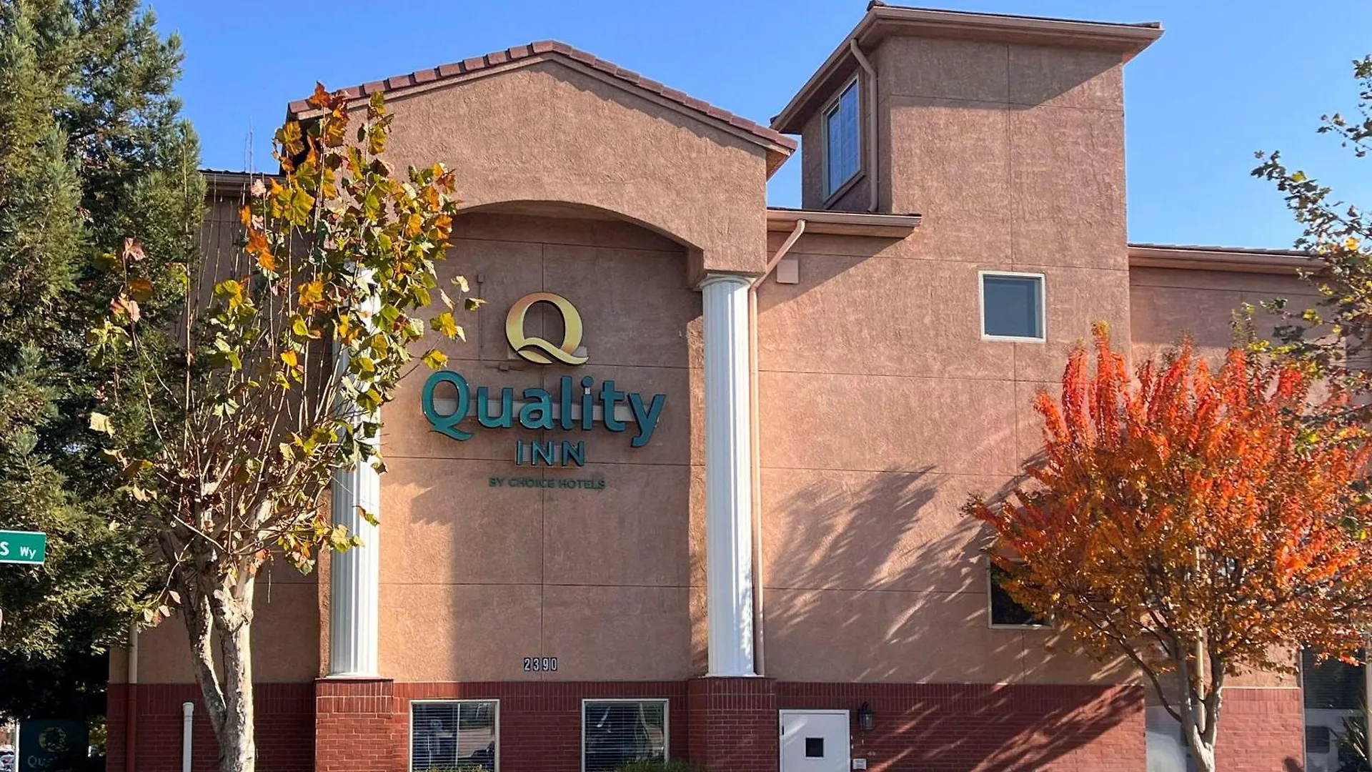 15 Airport Hotels Near PayPal Park That Deliver Real Value