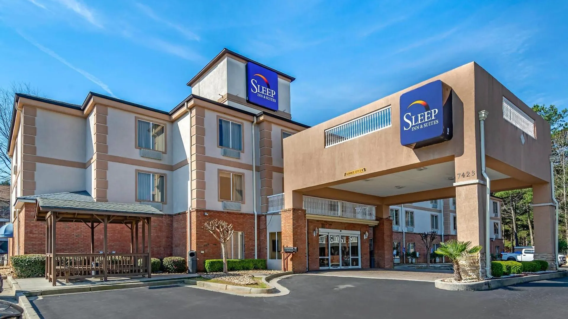 Where to Stay Near Alice Group: 5 Business Hotels in Jonesboro