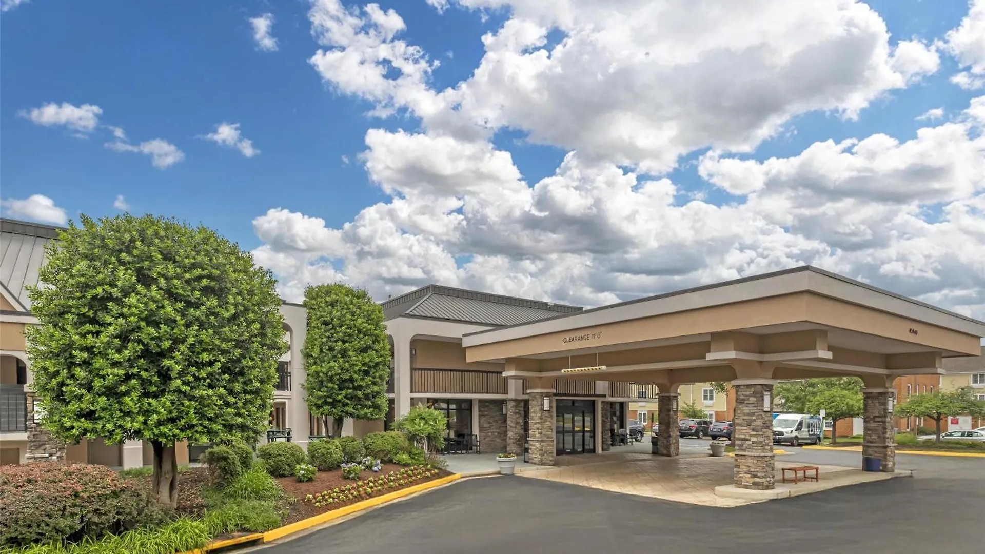 5 Business Hotels Near Vernon J Walker Nature Ctr Worth Booking