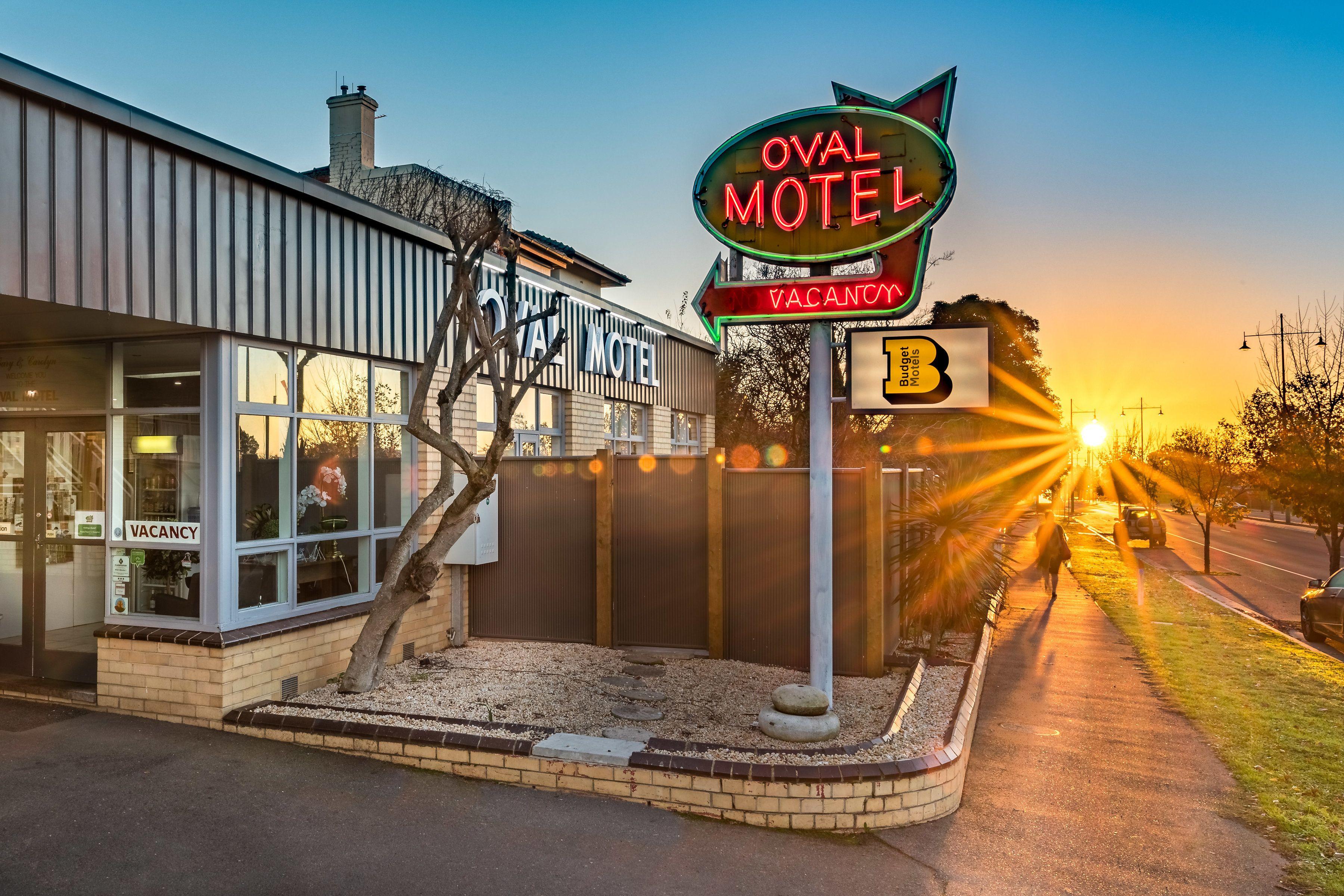 Where to Stay Near Lake Weeroona: 4 Family Hotels in Bendigo