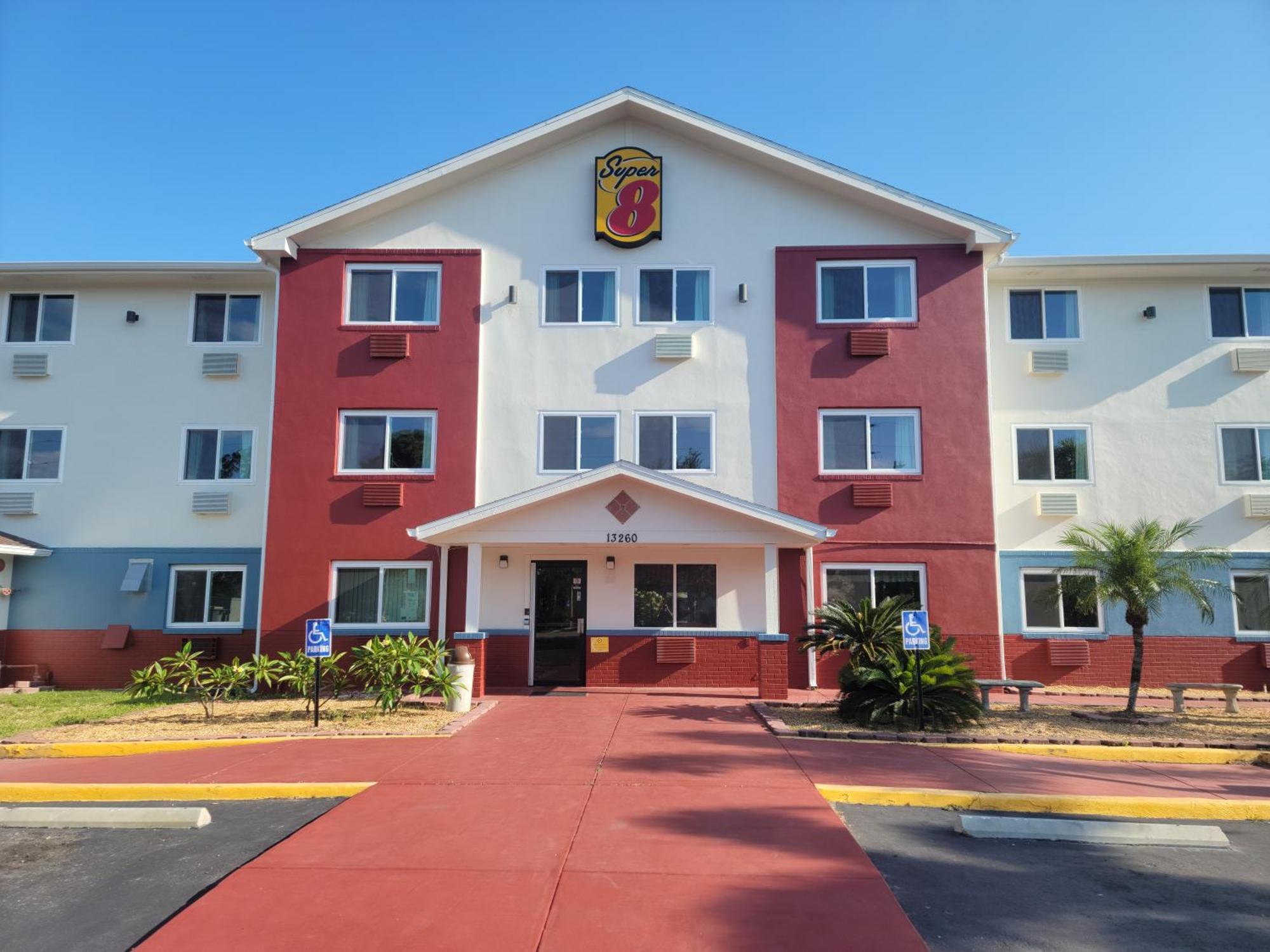 5 Budget Hotels Near Wagon Wheel Flea Market Worth Booking